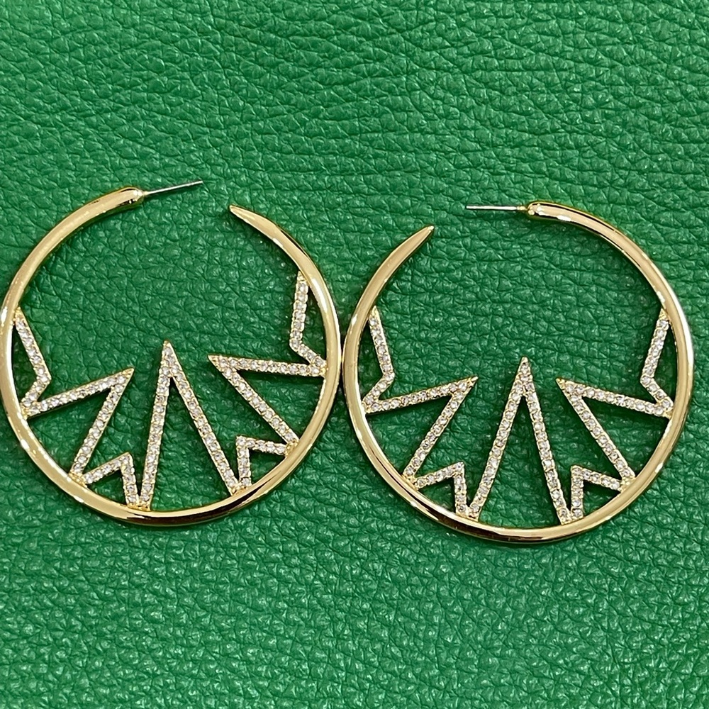 Awesome CC SKYE large gold earring with rhinestones!